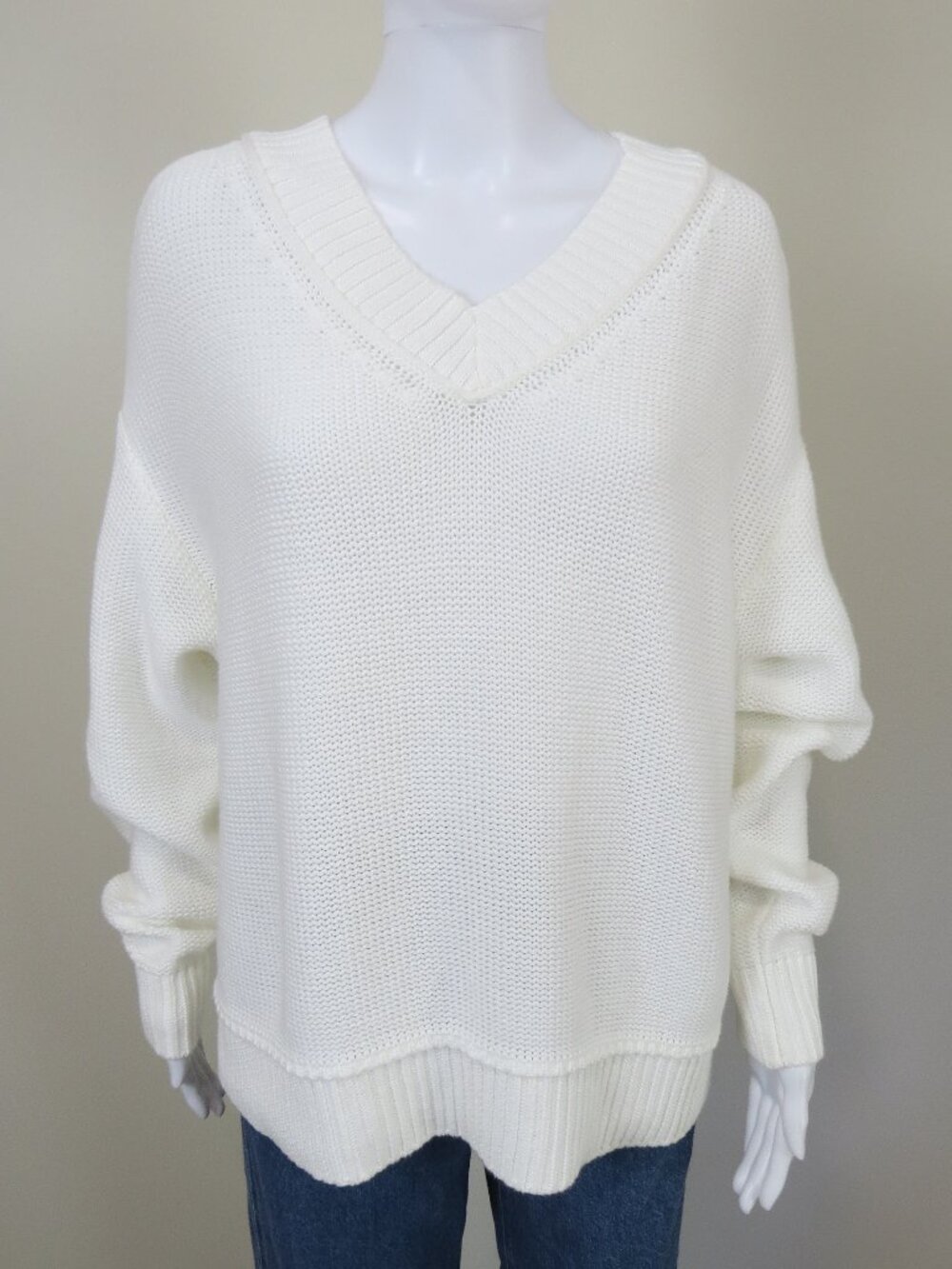 NEW American Eagle V-neck Cotton Sweater SIZE Small Off White/ Cream